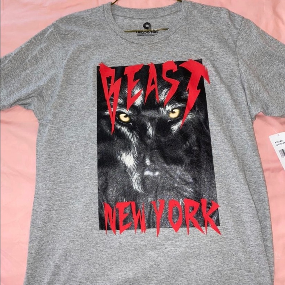 Mens Akademiks graphic “Beast” wolf shirt, size L (new)